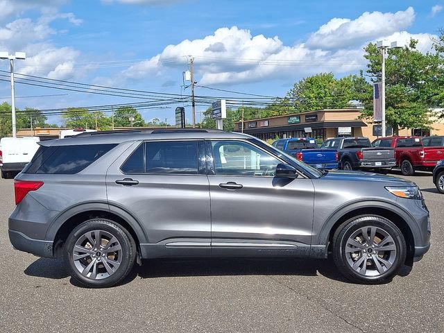 Certified 2022 Ford Explorer XLT w/ Equipment Group 202A AWD/4WD image 7