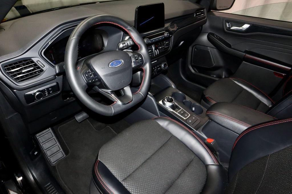 Certified 2025 Ford Escape ST-Line AWD/4WD image 24