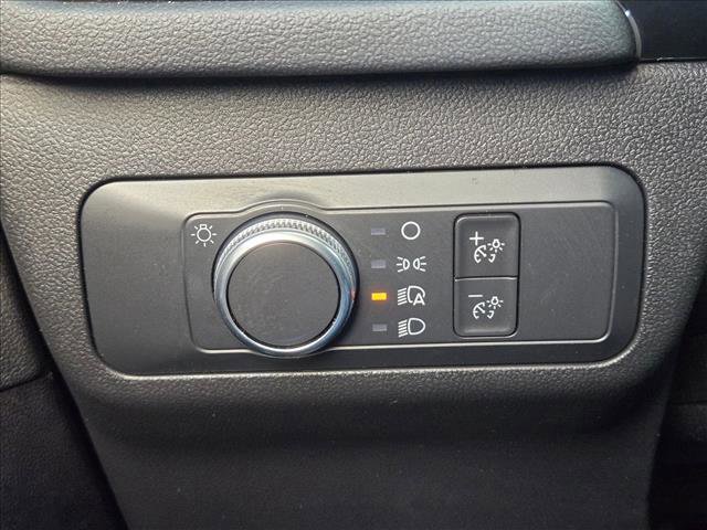 Certified 2022 Ford Escape SE w/ SE Sport Appearance Package image 11