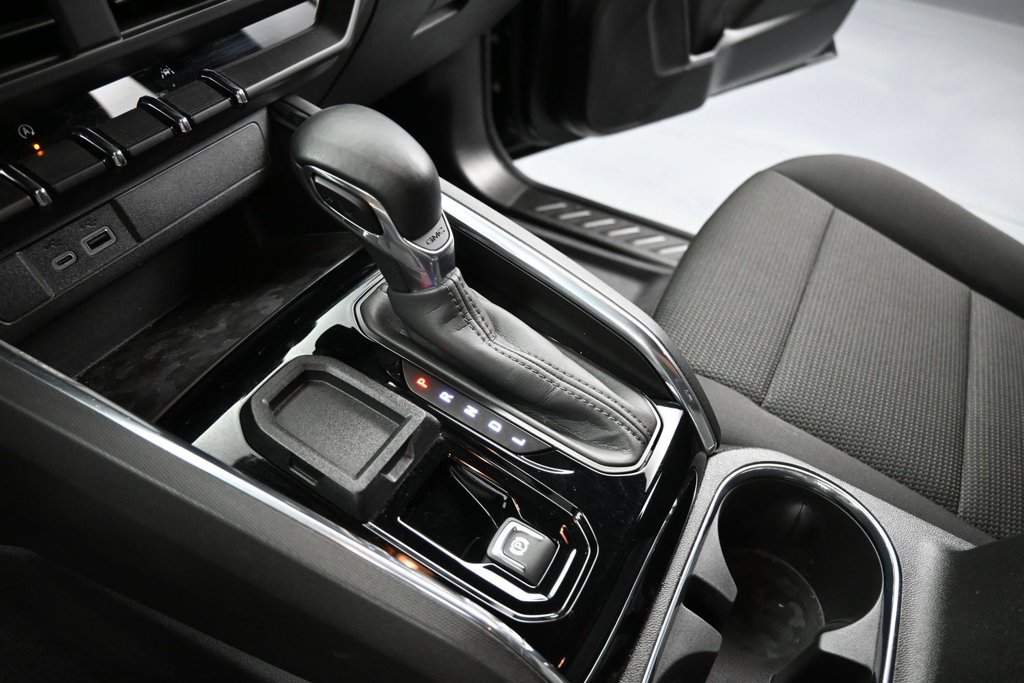 Used 2024 GMC Canyon Elevation RWD image 13