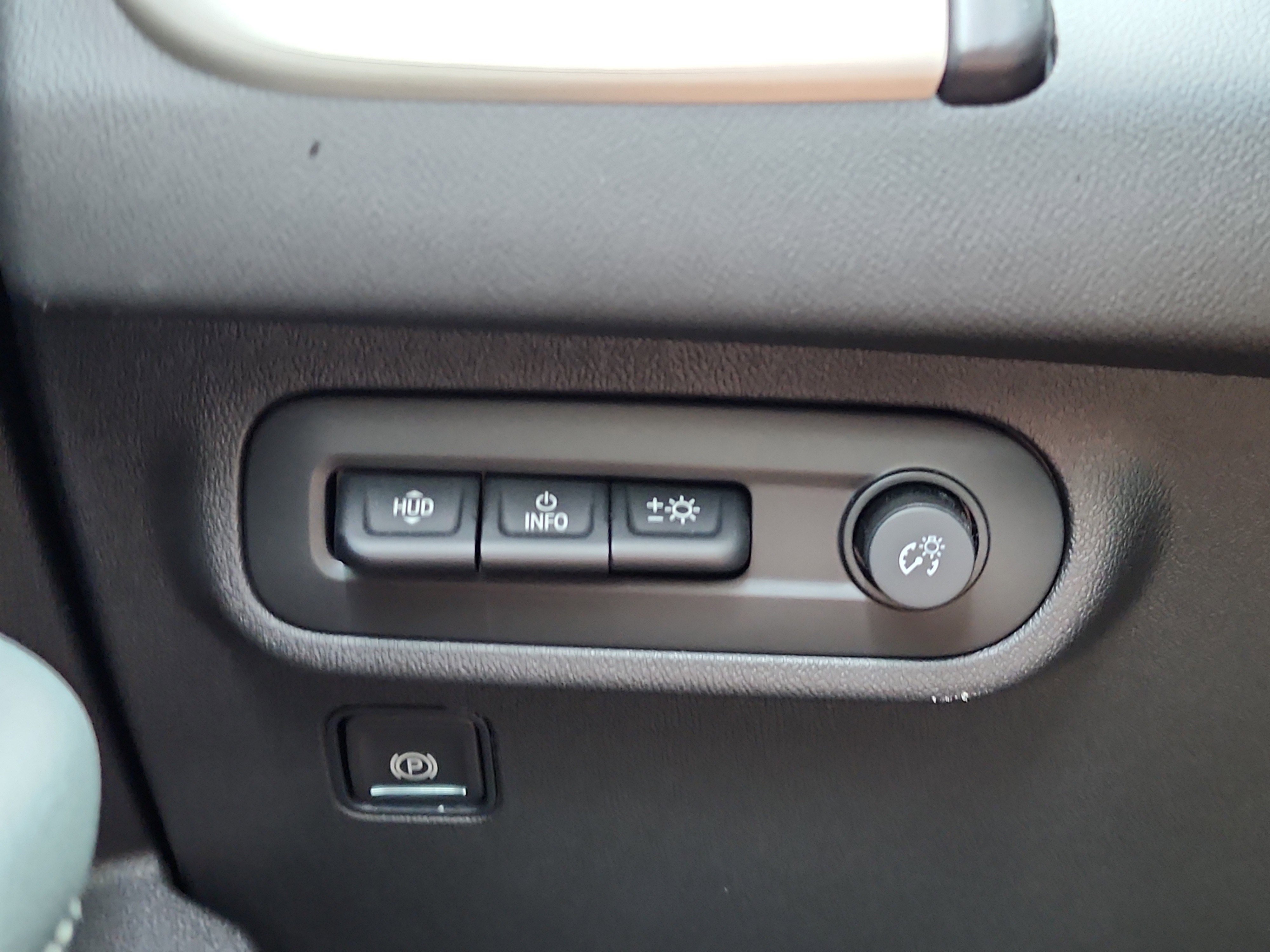 Used 2024 GMC Terrain Denali w/ Denali Premium Package image 27