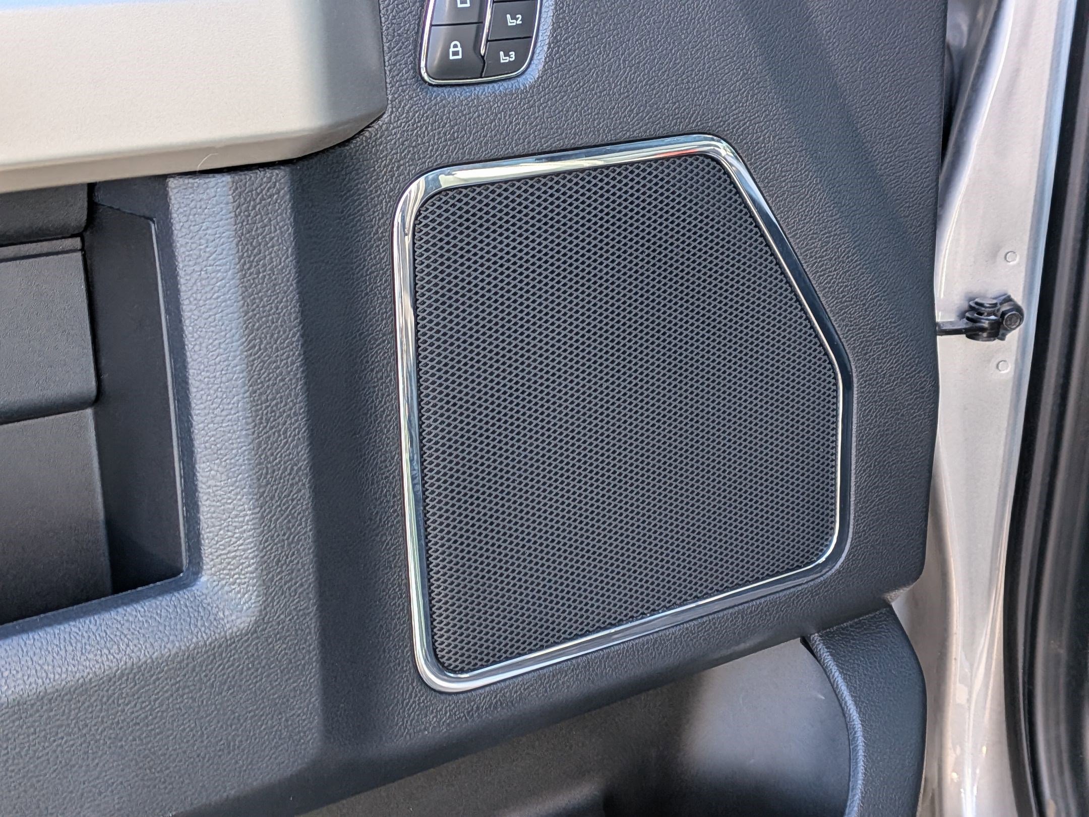 Certified 2022 Ford F350 Lariat w/ Tremor Off-Road Package image 15