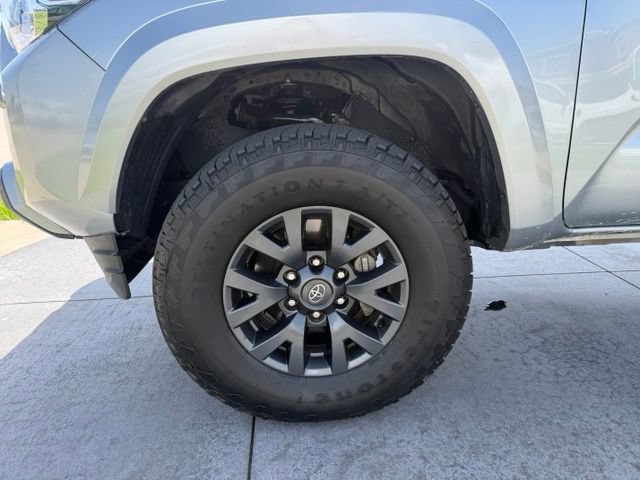 Used 2023 Toyota Tacoma SR5 RWD image 4