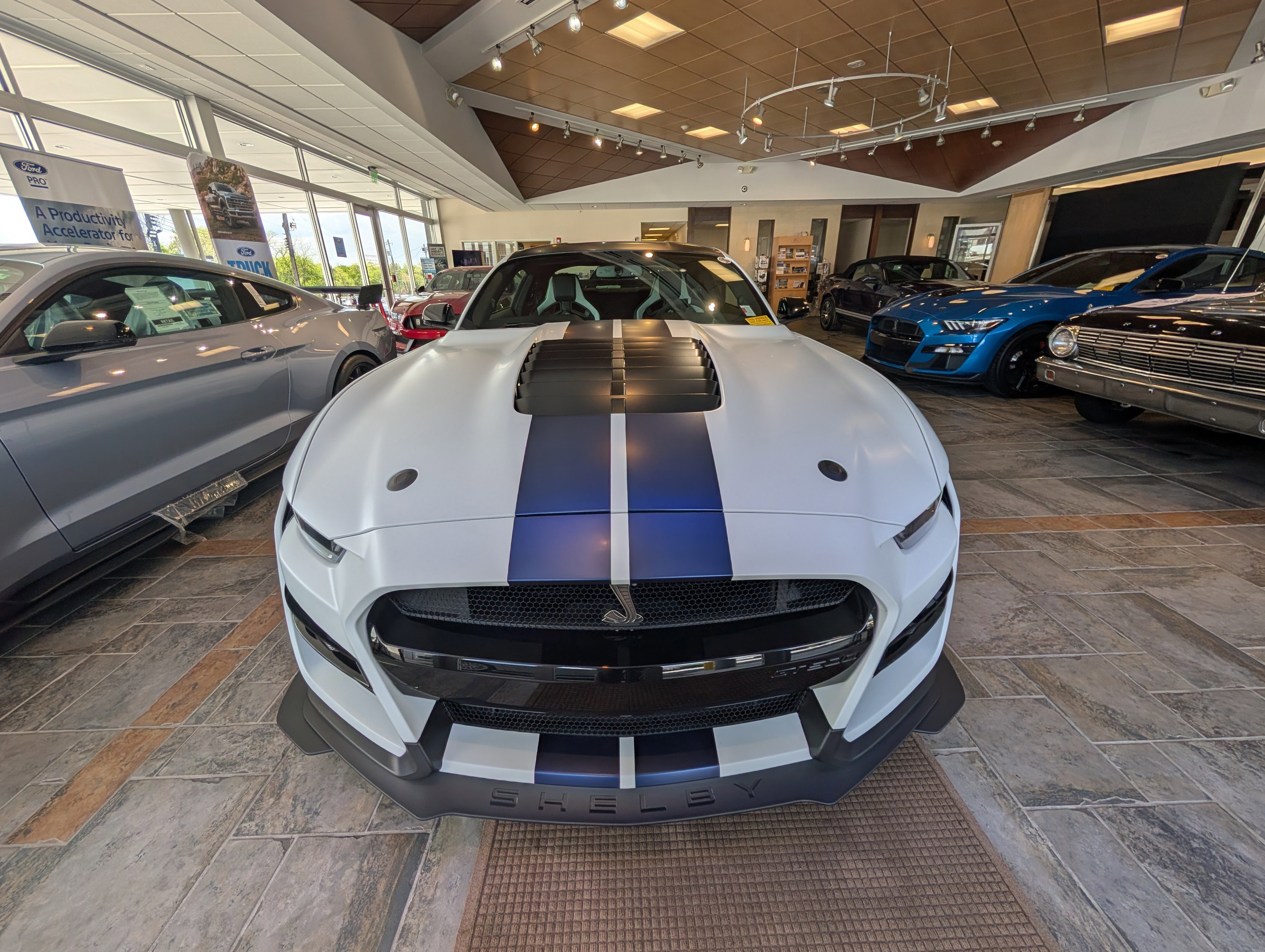 Certified 2022 Ford Mustang Shelby GT500 w/ Carbon Fiber Track Pack RWD image 8