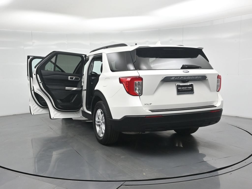 Certified 2024 Ford Explorer XLT RWD image 36