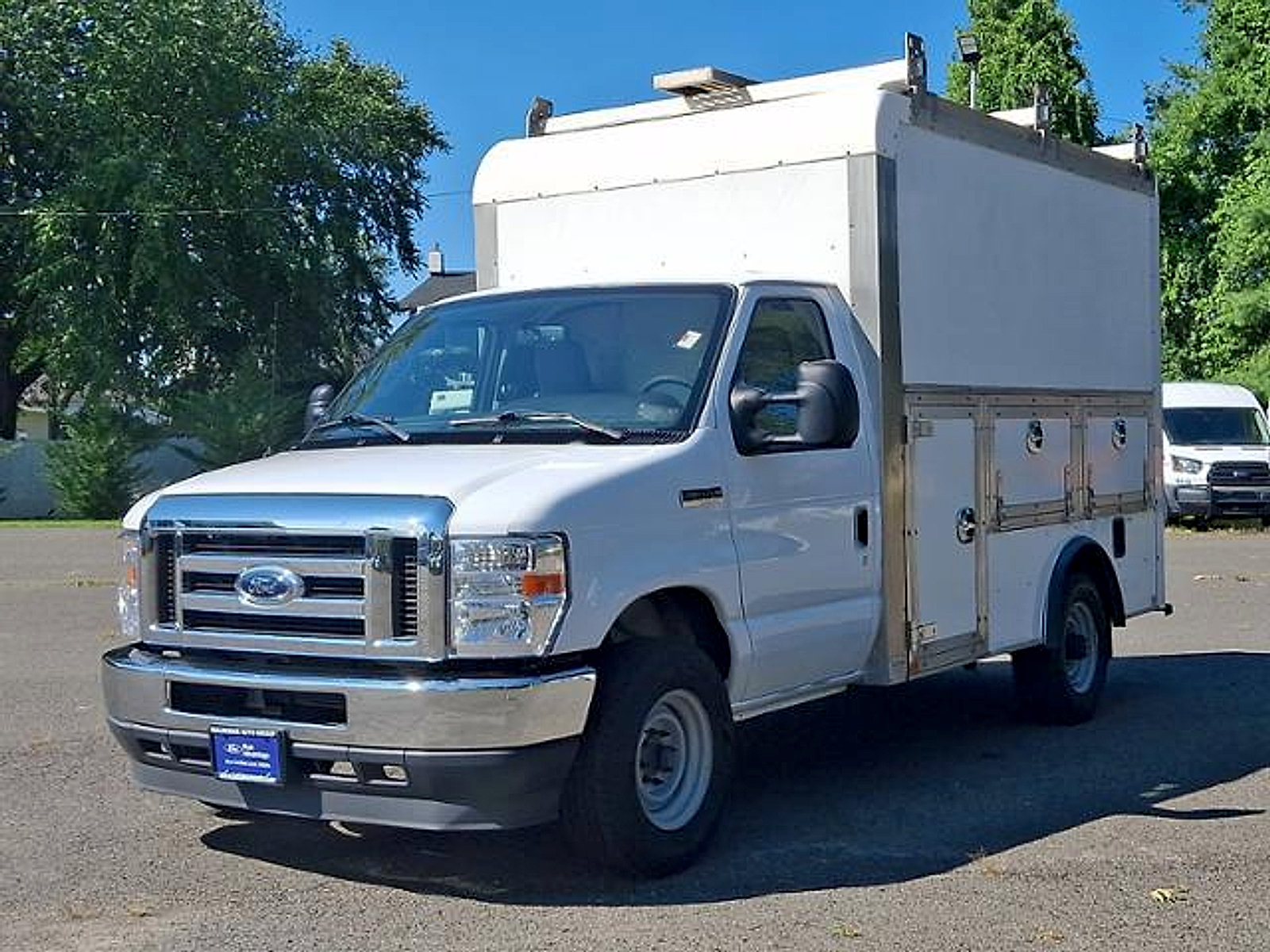 Certified 2022 Ford E-350 and Econoline 350 Super Duty w/ Power Windows & Locks Group RWD image 3