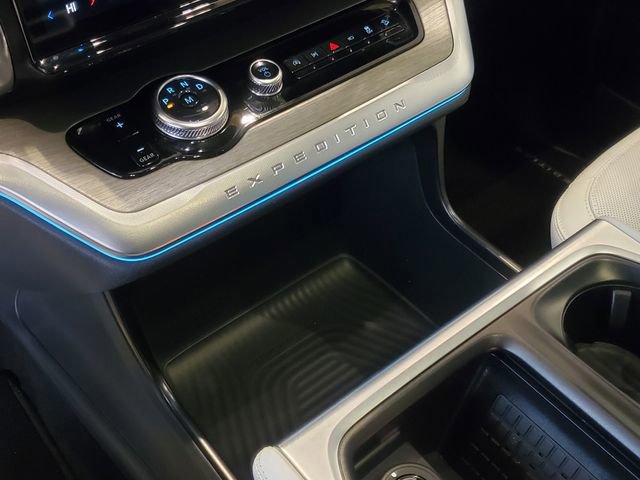 Certified 2025 Ford Expedition Platinum image 25