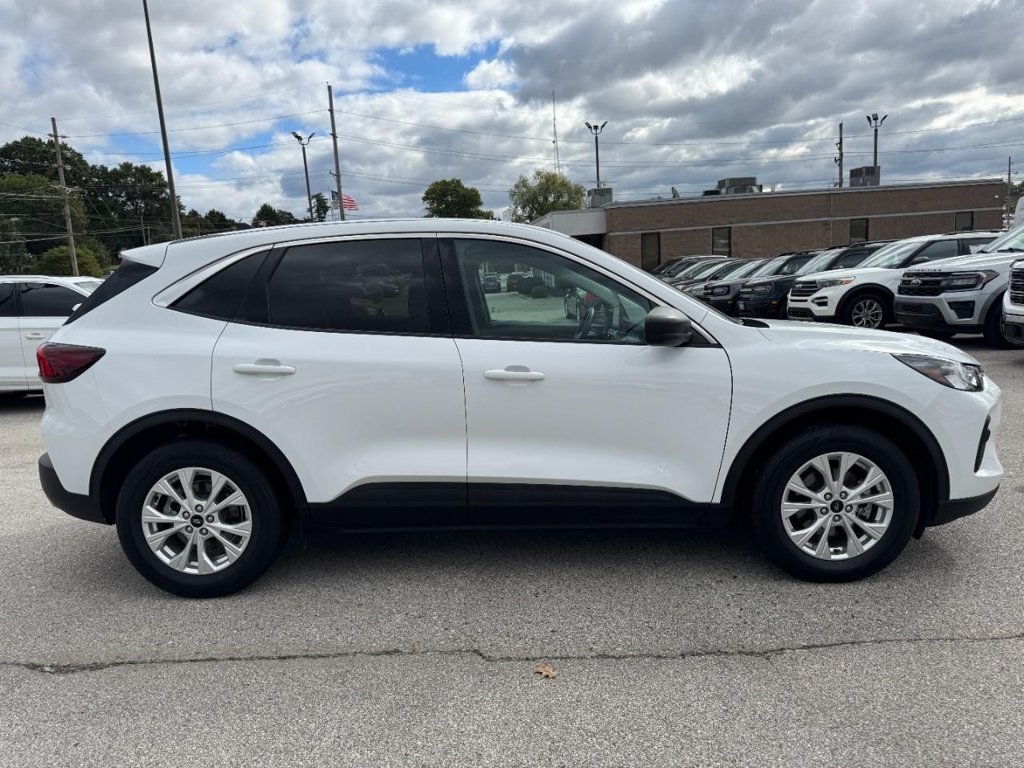 Certified 2024 Ford Escape Active FWD image 2