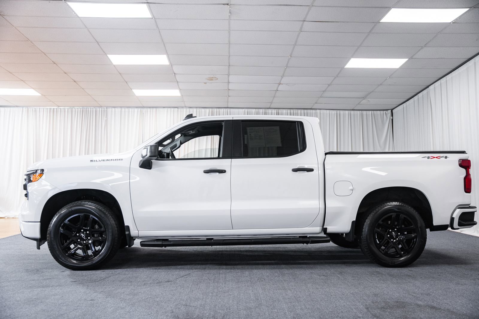 Used 2023 Chevrolet Silverado 1500 Custom AWD/4WD image 4
