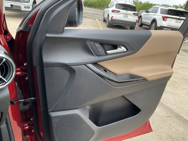 Used 2025 Chevrolet Equinox ACTIV w/ Safety and Technology Package FWD image 21