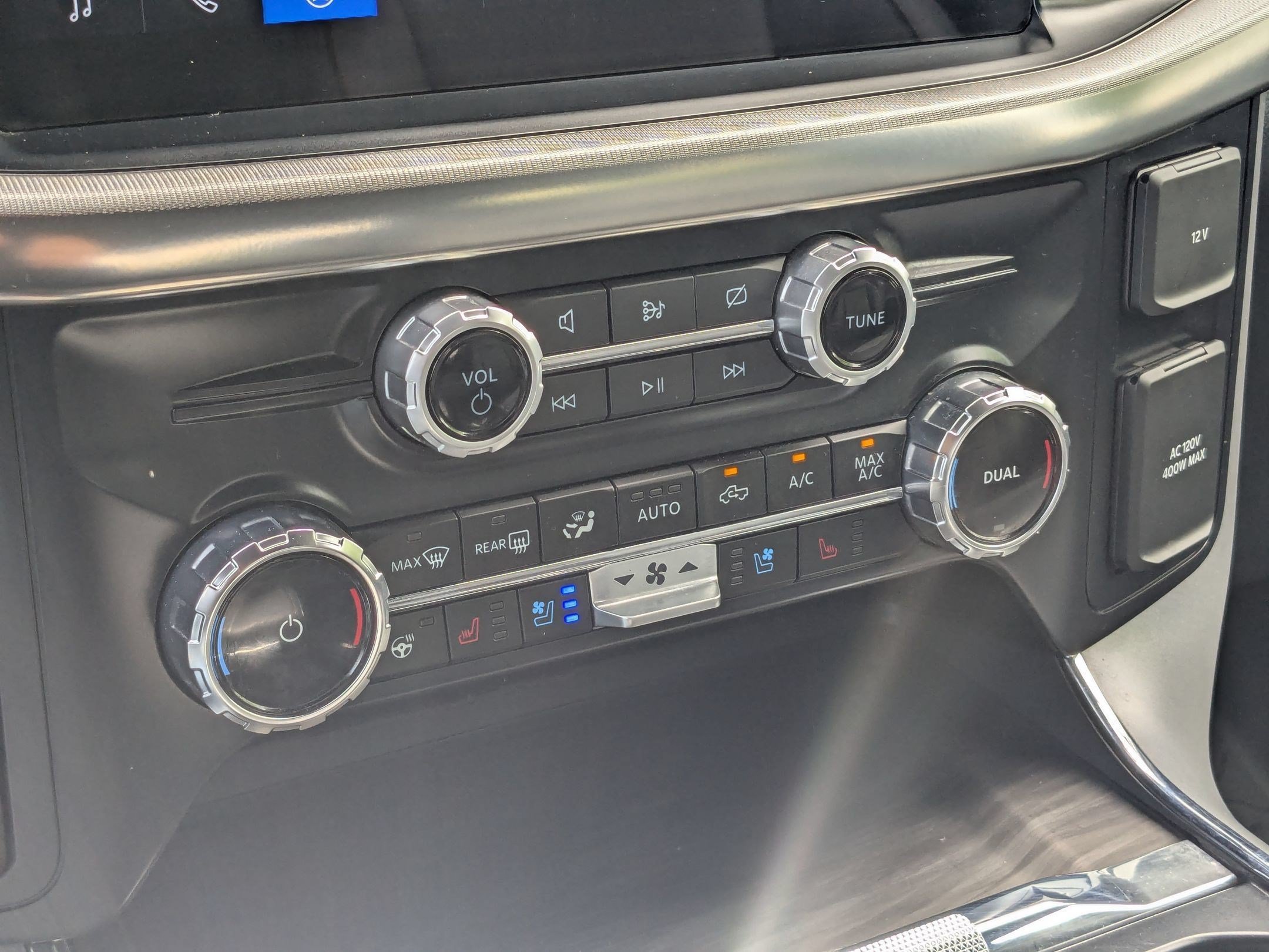 Certified 2024 Ford F150 Lariat w/ Tow/Haul Package AWD/4WD image 28