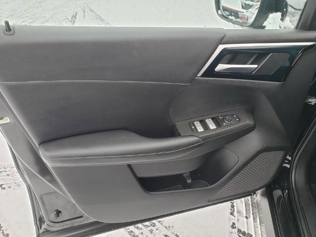 Used 2022 Mitsubishi Outlander SE image 11