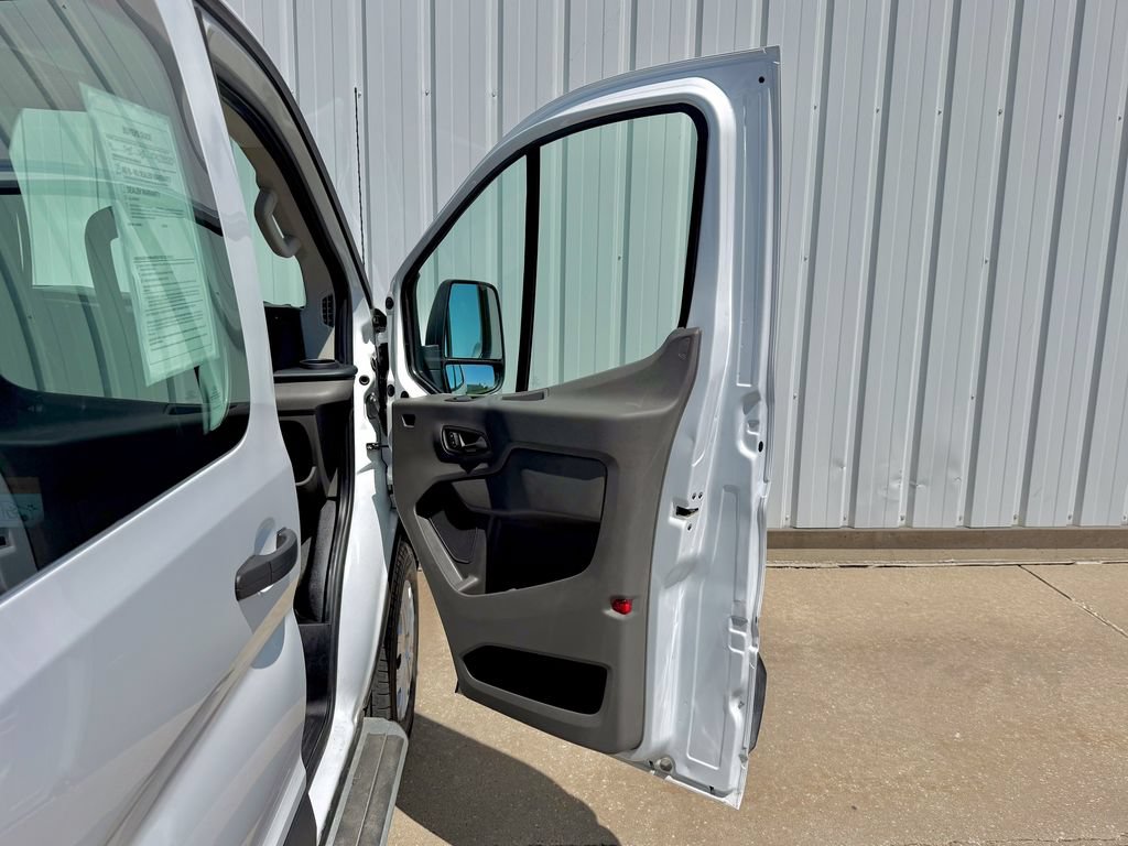 Certified 2025 Ford Transit 250 Low Roof w/ Exterior Upgrade Package RWD image 26