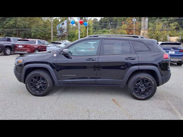 Used 2020 Jeep Cherokee Trailhawk AWD/4WD image 34
