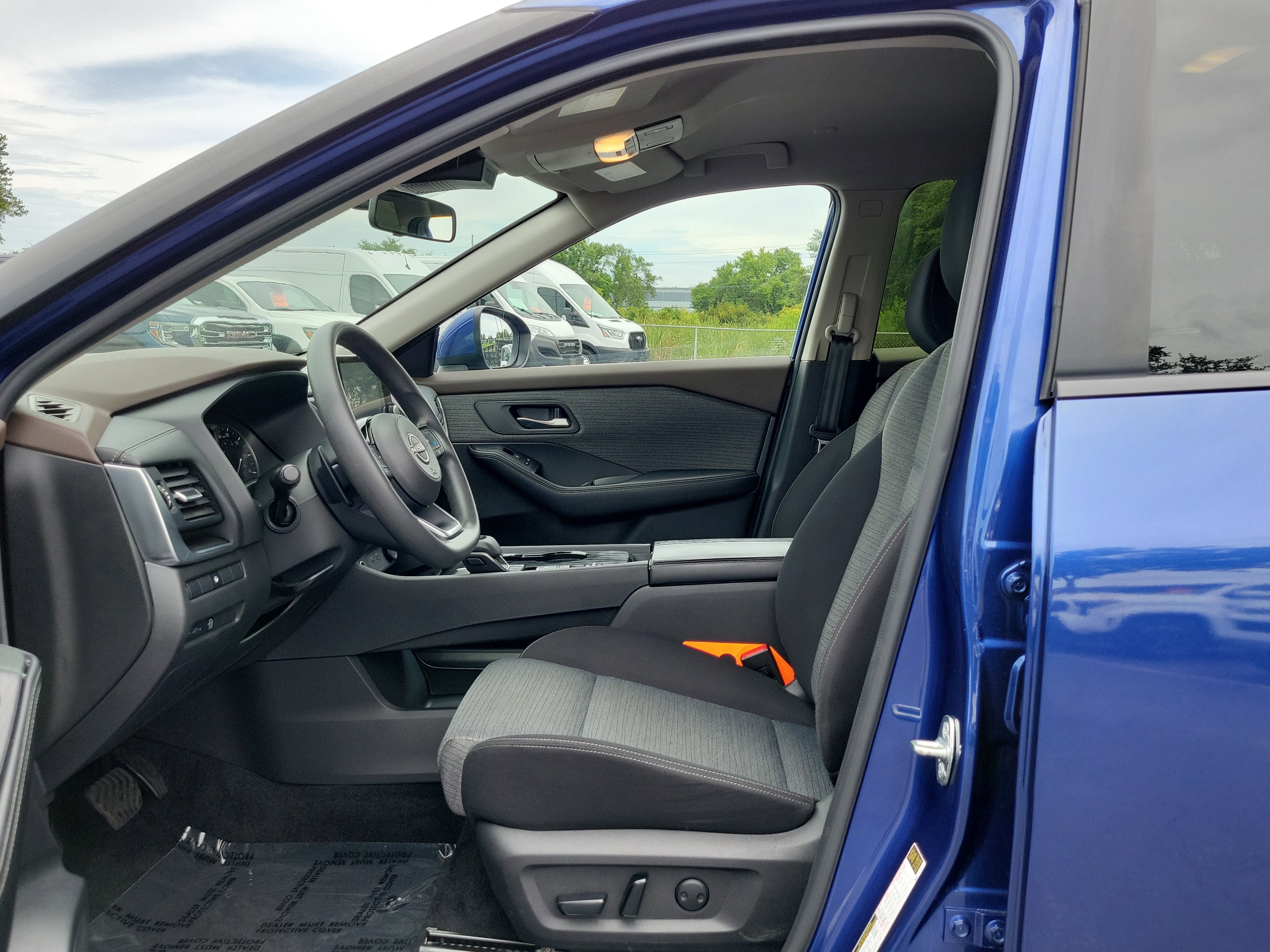 Used 2023 Nissan Rogue SV FWD image 20