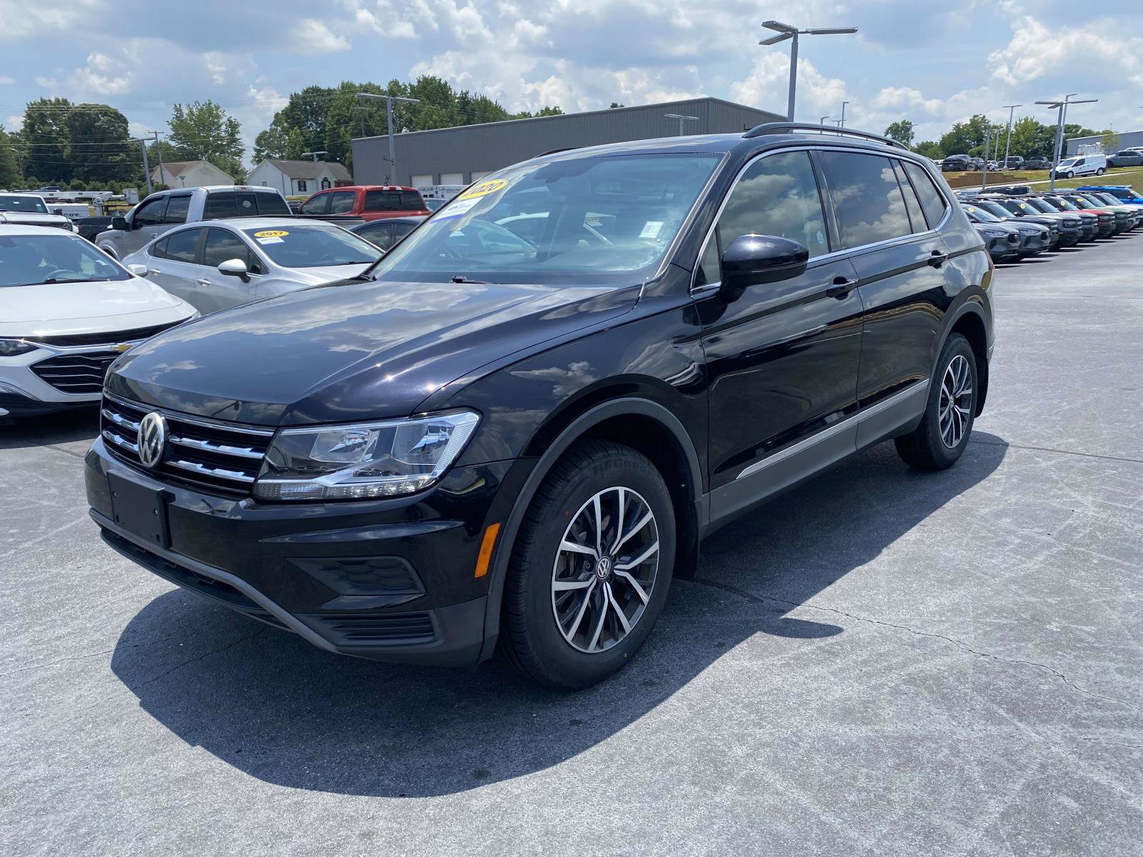 Used 2020 Volkswagen Tiguan SE FWD video 3