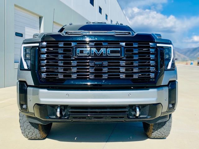 Used 2025 GMC Sierra 2500 Denali Ultimate AWD/4WD image 2