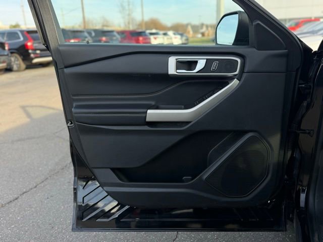 Certified 2023 Ford Explorer XLT w/ Equipment Group 202A image 11