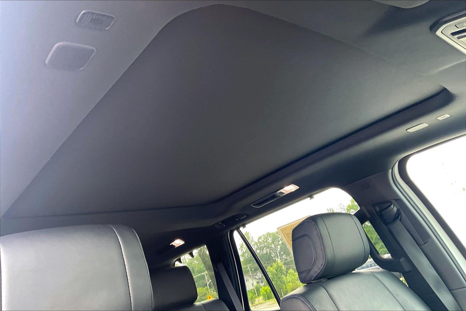 Used 2025 Toyota Sequoia Platinum AWD/4WD image 21