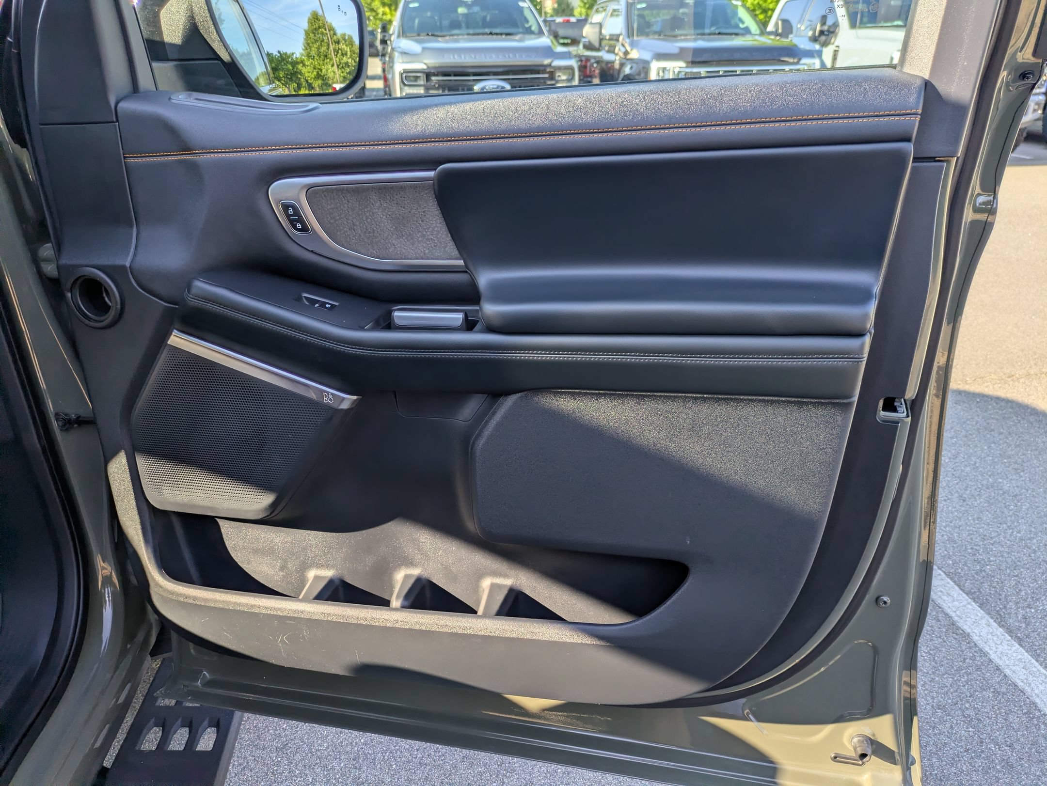 Certified 2025 Ford Expedition Tremor AWD/4WD image 38