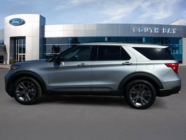 Certified 2023 Ford Explorer XLT w/ Equipment Group 202A RWD image 2