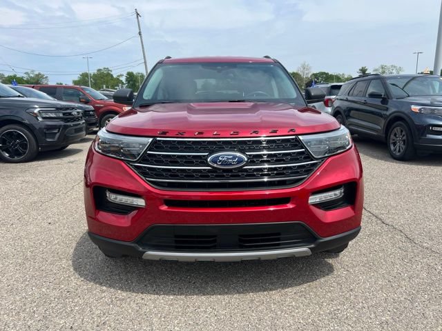Certified 2024 Ford Explorer XLT w/ Equipment Group 202A AWD/4WD image 2
