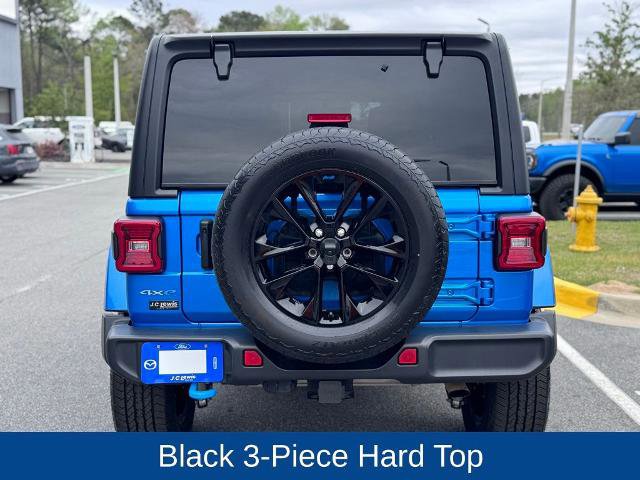 Used 2023 Jeep Wrangler Unlimited Sahara w/ Cold Weather Group image 6