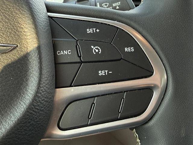 Used 2022 Chrysler Voyager LX FWD image 15