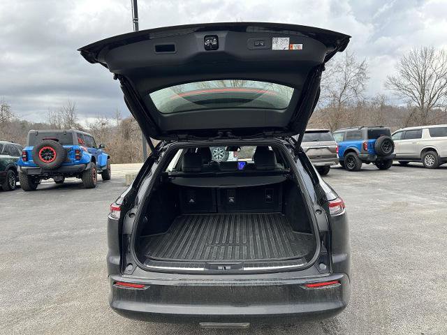 Used 2025 Toyota Crown Signia image 10