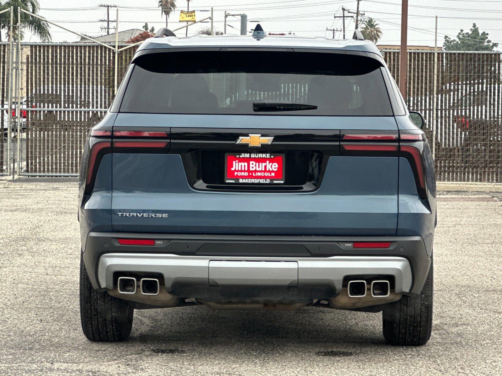 Used 2025 Chevrolet Traverse LT image 4