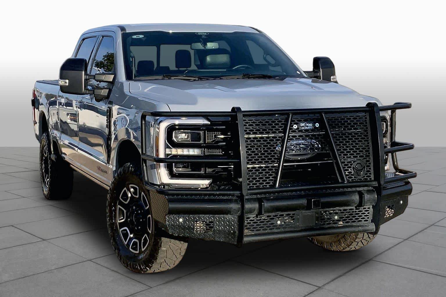 Certified 2025 Ford F250 Platinum AWD/4WD image 3
