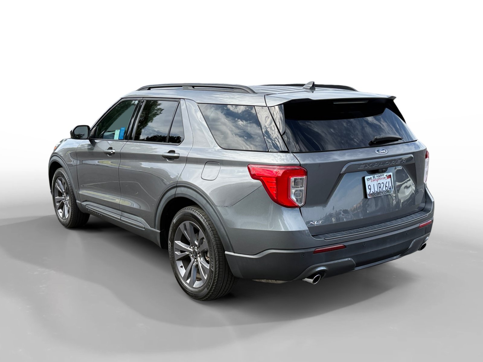 Certified 2023 Ford Explorer XLT w/ Equipment Group 202A RWD image 3