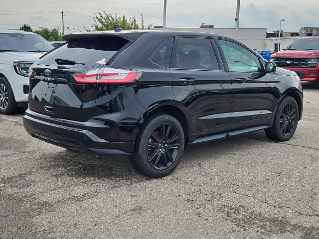 Certified 2024 Ford Edge ST-Line AWD/4WD image 5