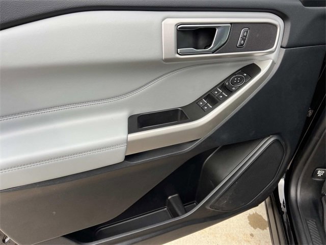 Certified 2022 Ford Explorer XLT w/ Equipment Group 202A image 17