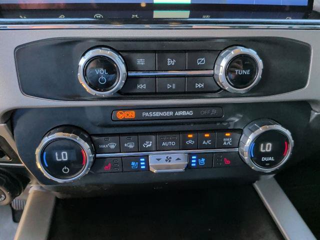 Certified 2022 Ford F350 Lariat w/ Lariat Ultimate Package AWD/4WD image 30