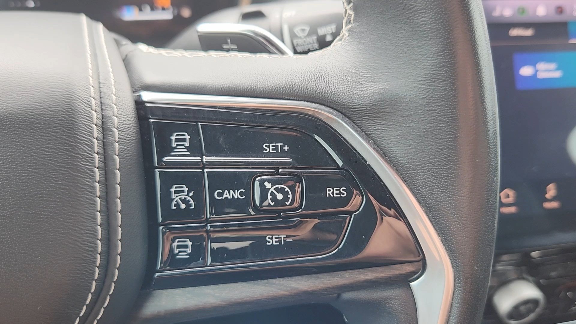 Used 2022 Jeep Grand Cherokee L Overland AWD/4WD image 14