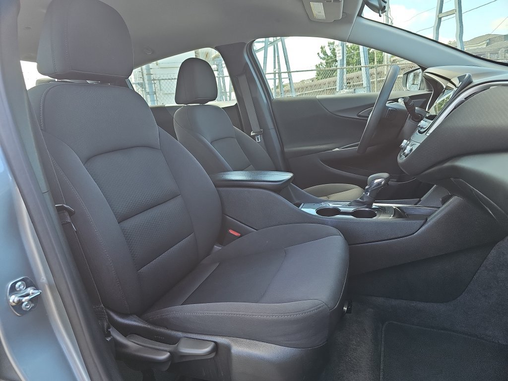 Used 2025 Chevrolet Malibu LT FWD image 10