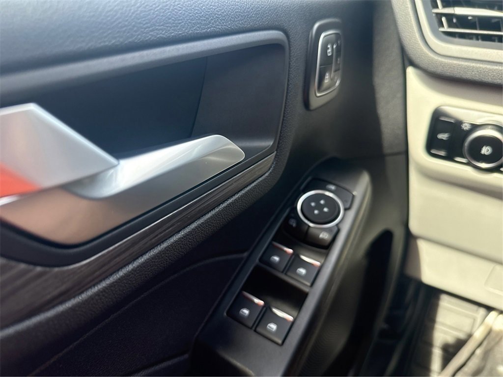 Certified 2023 Ford Escape Platinum image 24