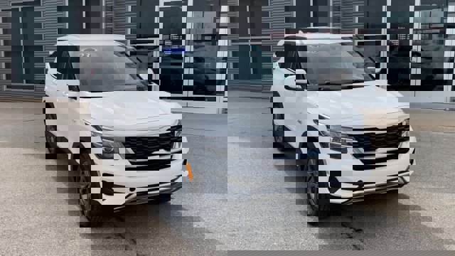 Used 2023 Kia Seltos LX image 4