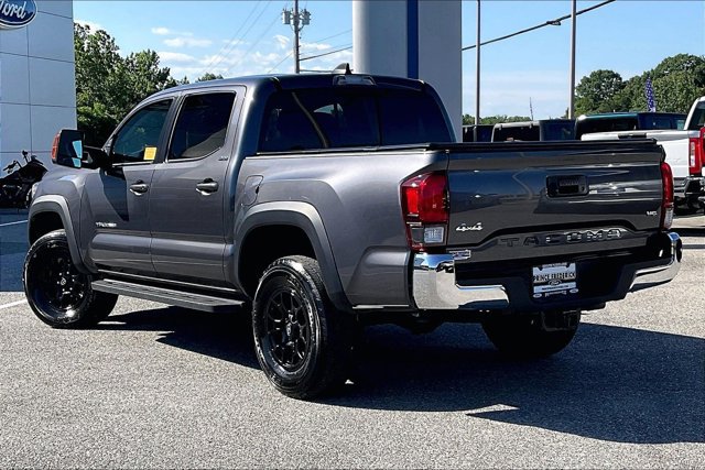 Used 2022 Toyota Tacoma SR5 AWD/4WD image 11