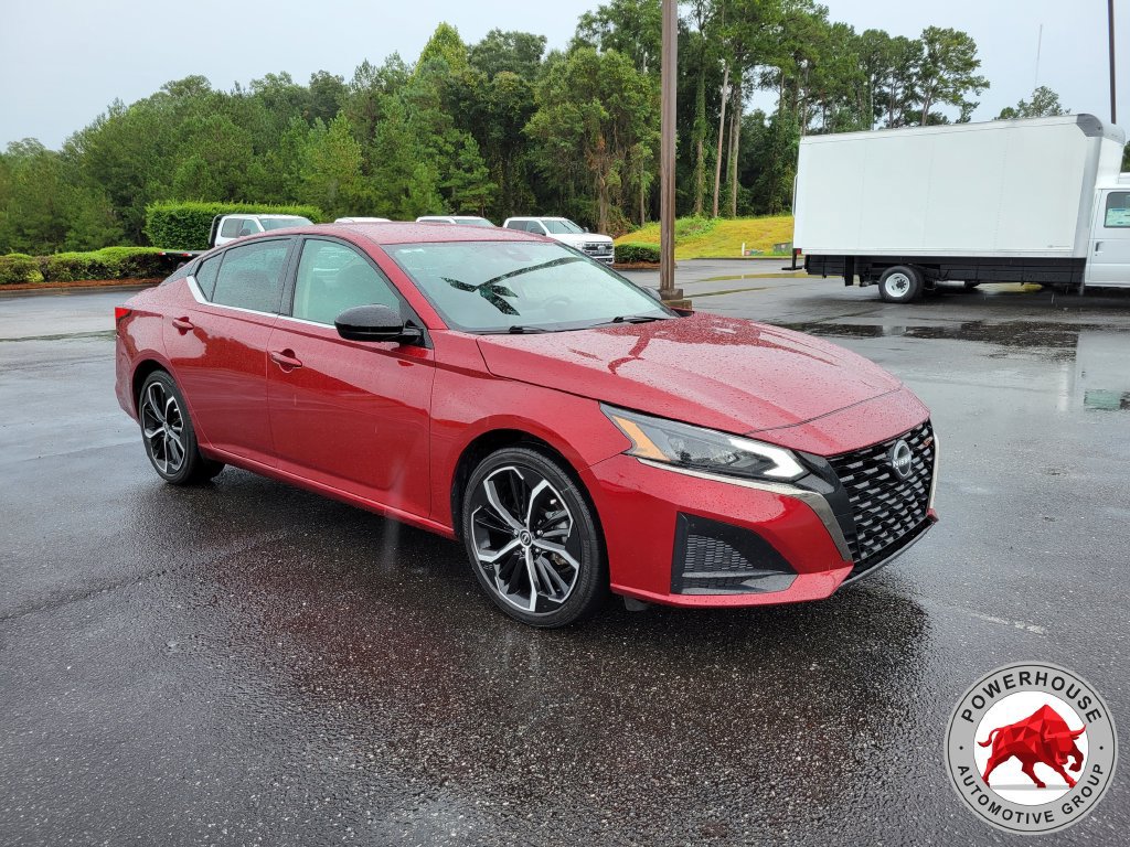 Used 2024 Nissan Altima 2.5 SR FWD image 9