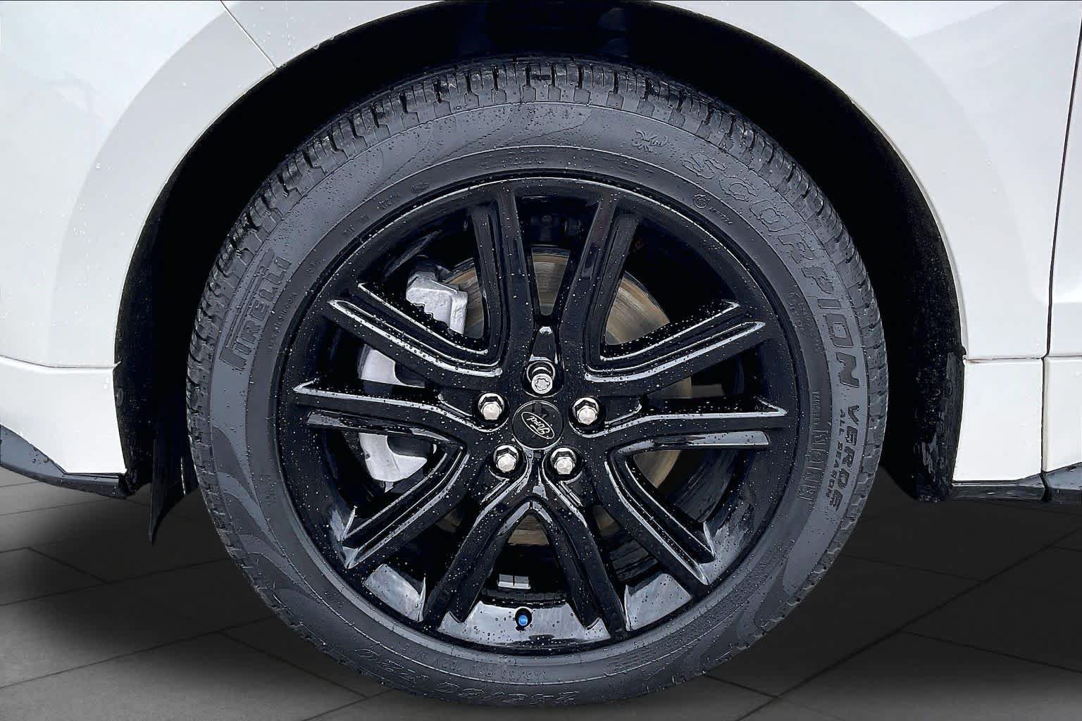 Certified 2024 Ford Edge ST-Line AWD/4WD image 10