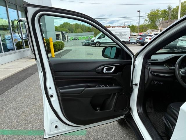 Used 2023 Jeep Compass Trailhawk AWD/4WD image 16