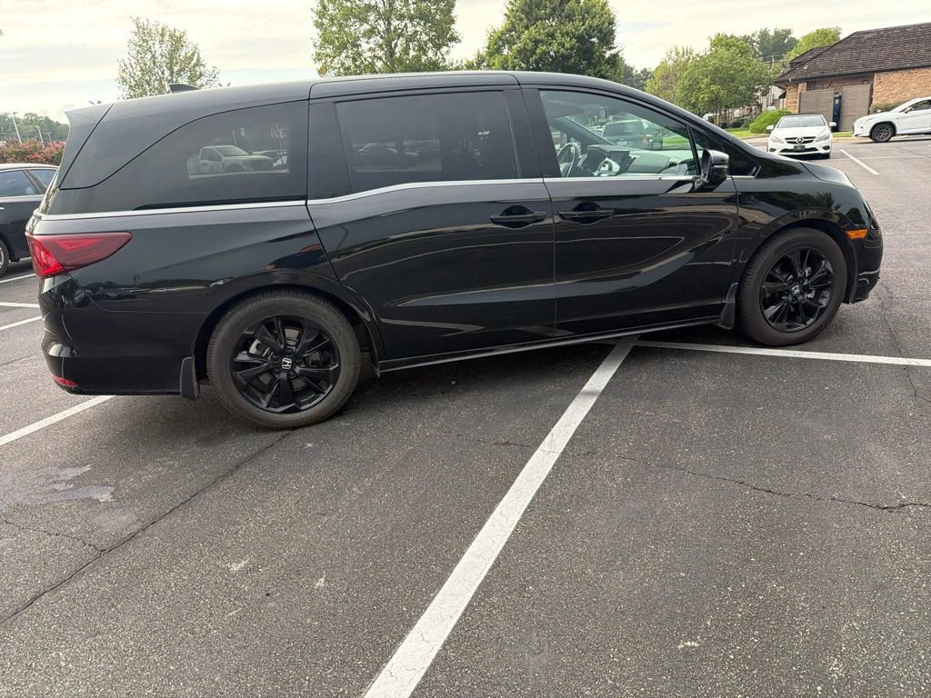 Used 2024 Honda Odyssey Sport image 5