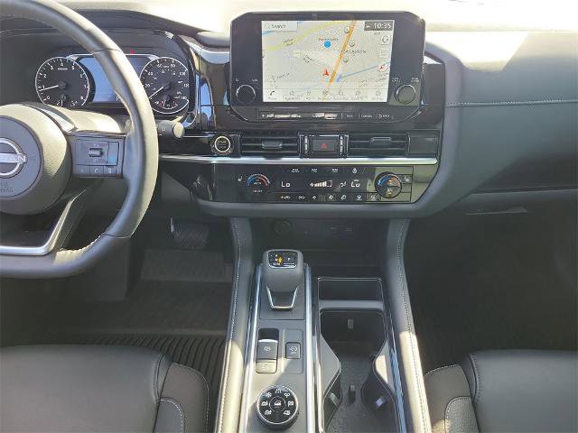 Used 2024 Nissan Pathfinder SL image 17