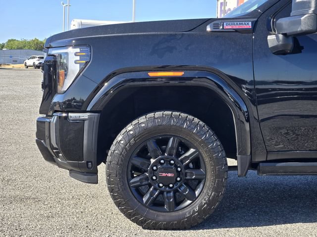 Used 2024 GMC Sierra 2500 AT4 w/ AT4 Premium Plus Package AWD/4WD image 9