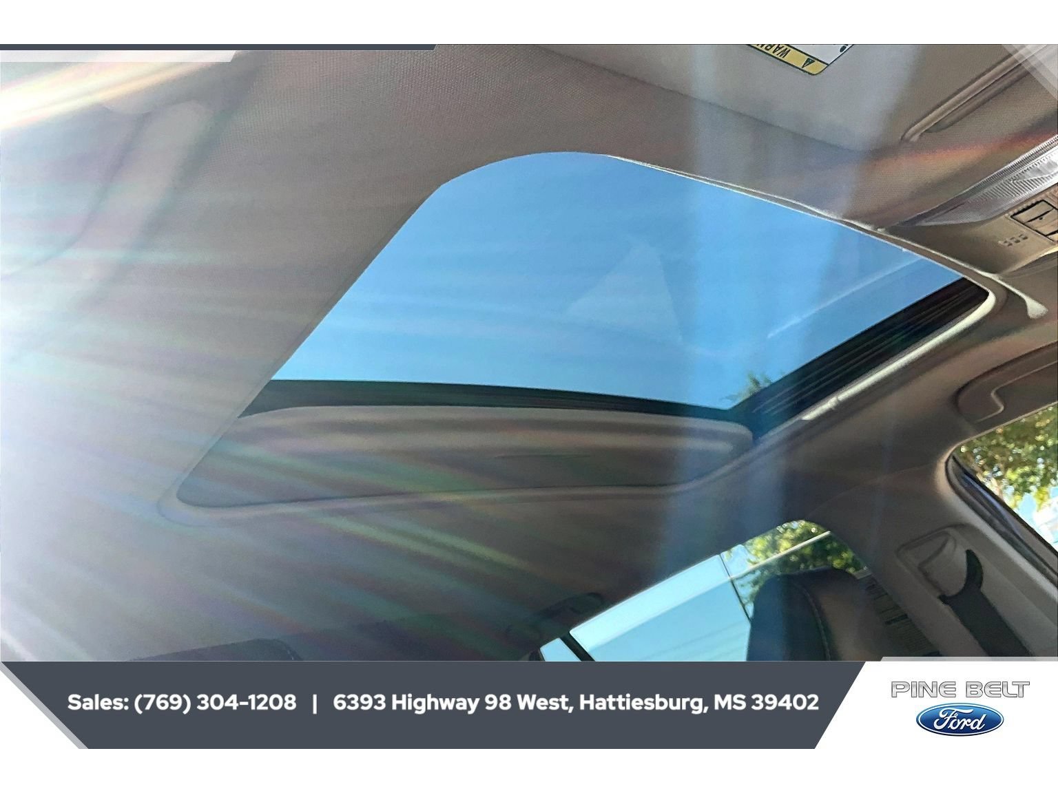 Used 2020 Toyota RAV4 Limited AWD/4WD image 16