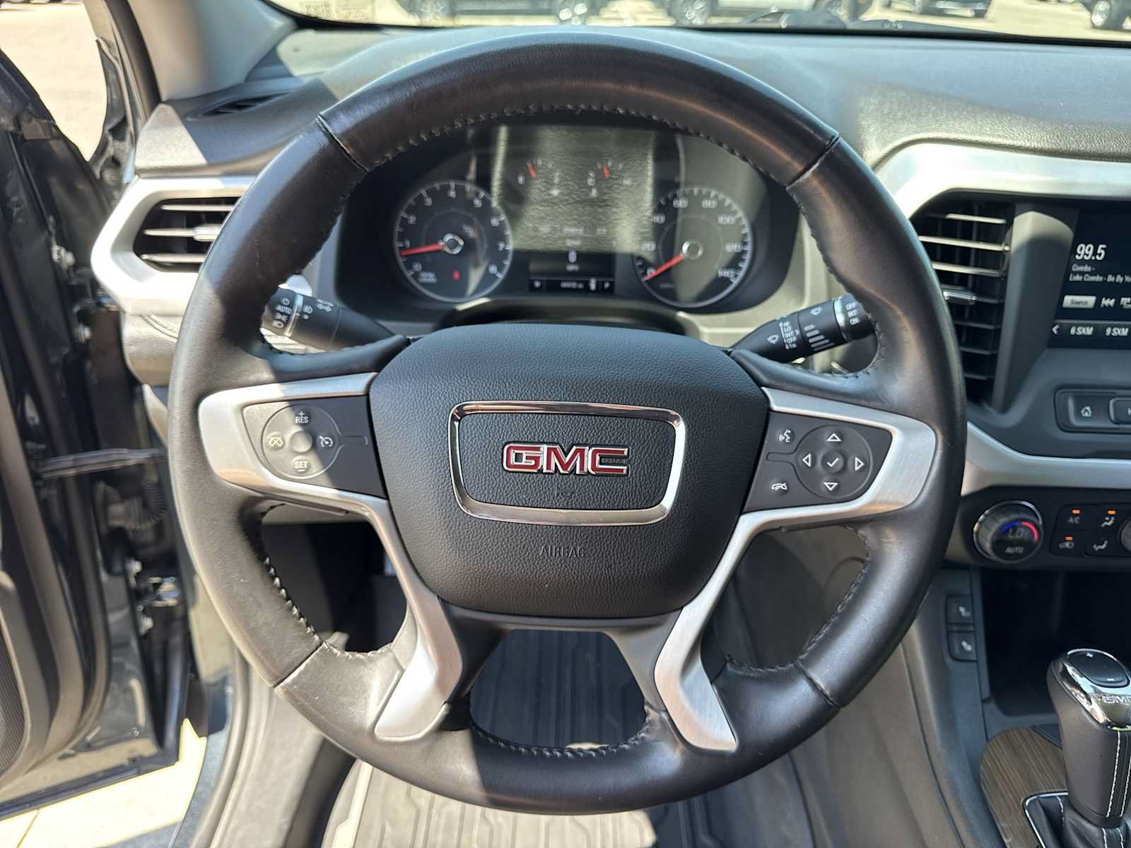 Used 2019 GMC Acadia SLE w/ LPO, Floor Liner Package FWD image 18