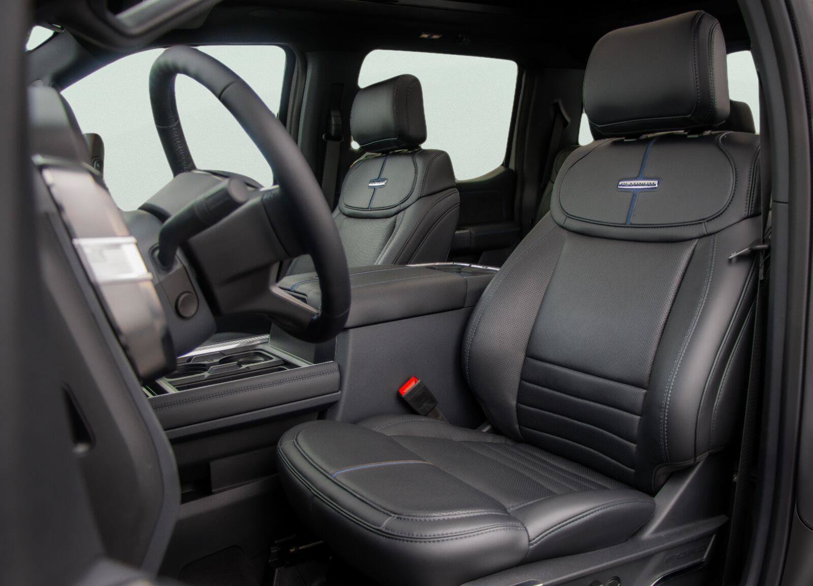 Certified 2025 Ford F250 Platinum AWD/4WD image 7