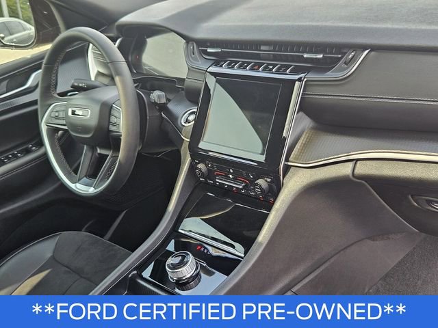 Used 2025 Jeep Grand Cherokee L Altitude RWD image 13